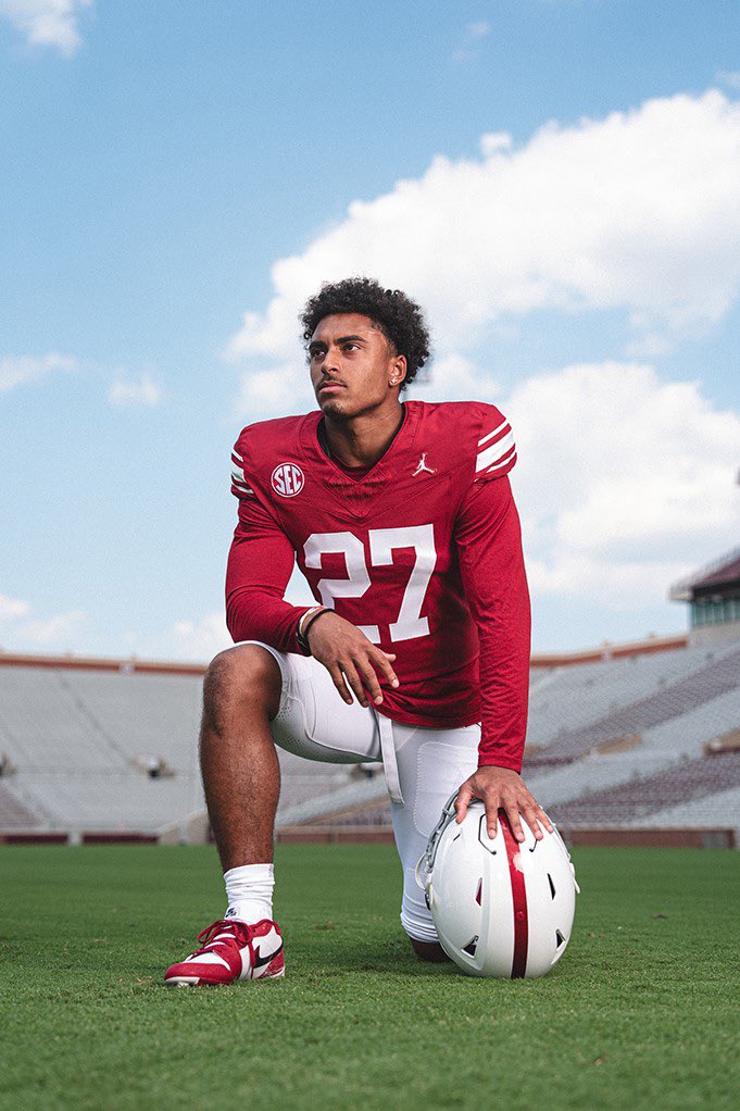 BFWshow's tweet photo. Oklahoma’s new 1950’s alternate uniforms are FIRE

What do you think?

(via @OU_Football) https://t.co/263PBodb2A