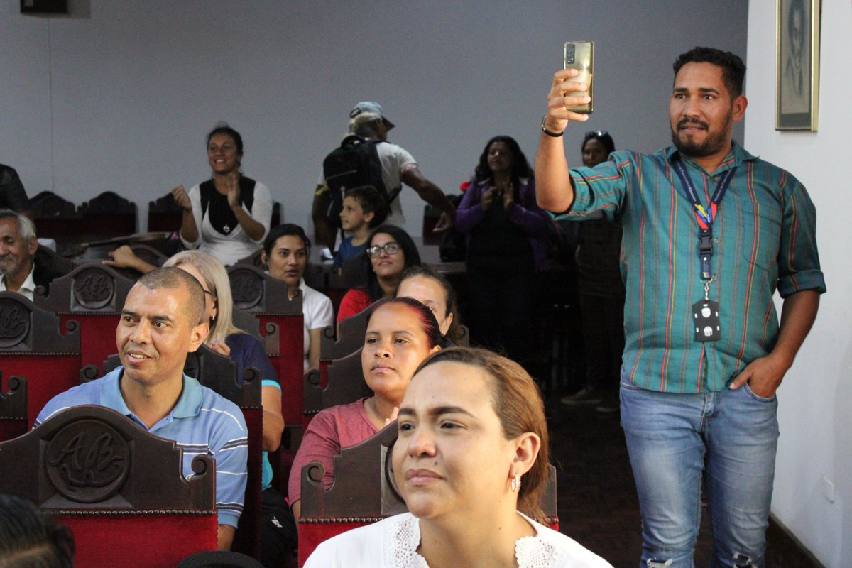 SOMOS UNEM tweet media