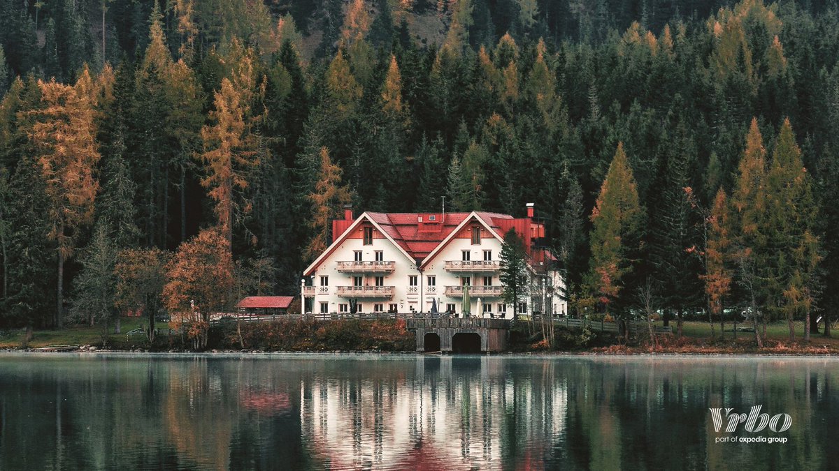 Here are 8 tips for efficiently managing your vacation rental business using the calendar tool, from setting your base rate to establishing your payment terms. ms.spr.ly/6015l9MlW