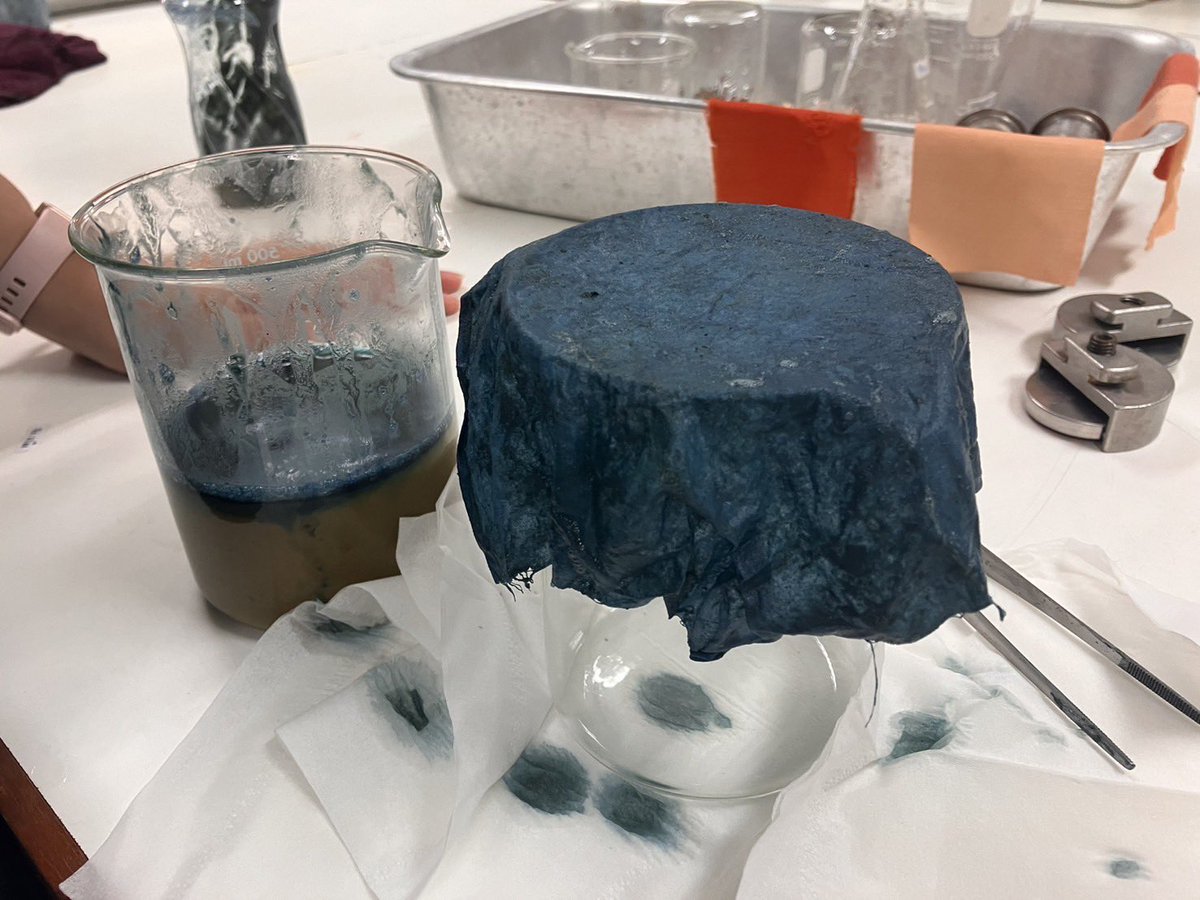 vincentzoz's tweet photo. Reactive dyes 🔵 &amp; Disperse dyes 🔴 https://t.co/1poRQ0hTl9