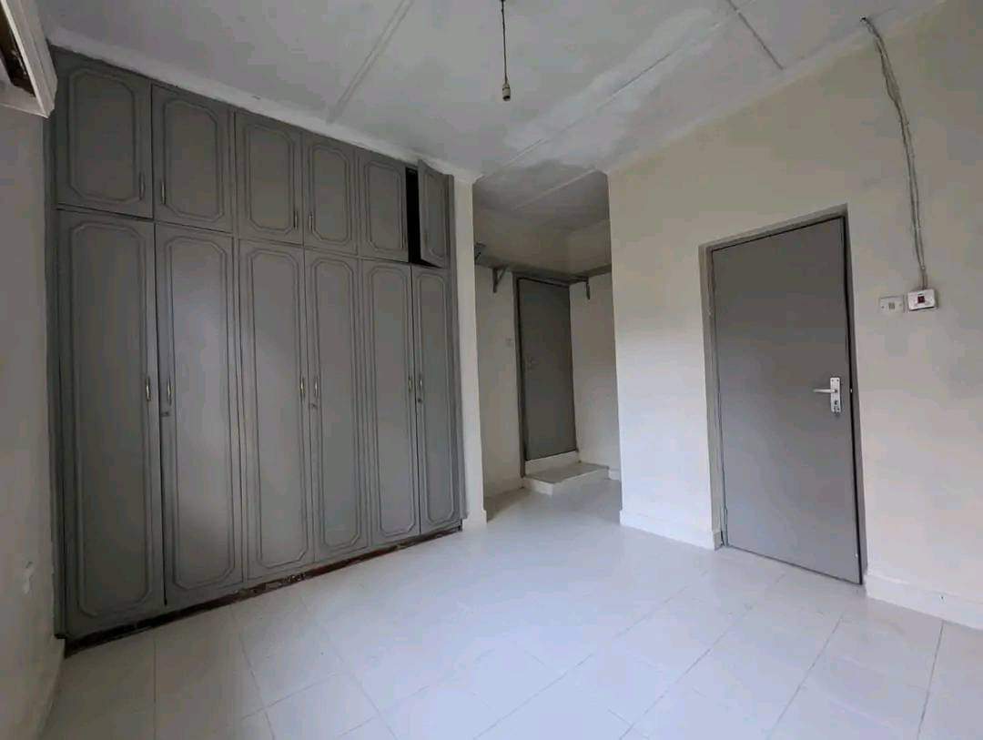paamojaproperty's tweet photo. 3 BEDROOM BUNGALOW TO LET IN NGONG | 45K

Master ensuite (Bathtub)
SQ Available 
Own Compound
3 mins walk to tarmac 

Rent : 45k

Call/WhatsApp 0731 352 853

#properties #realestate #property #realtor #forsale #investment #realestateagent #househunting #home #newhome #realty #dre https://t.co/bkXRL2eCys