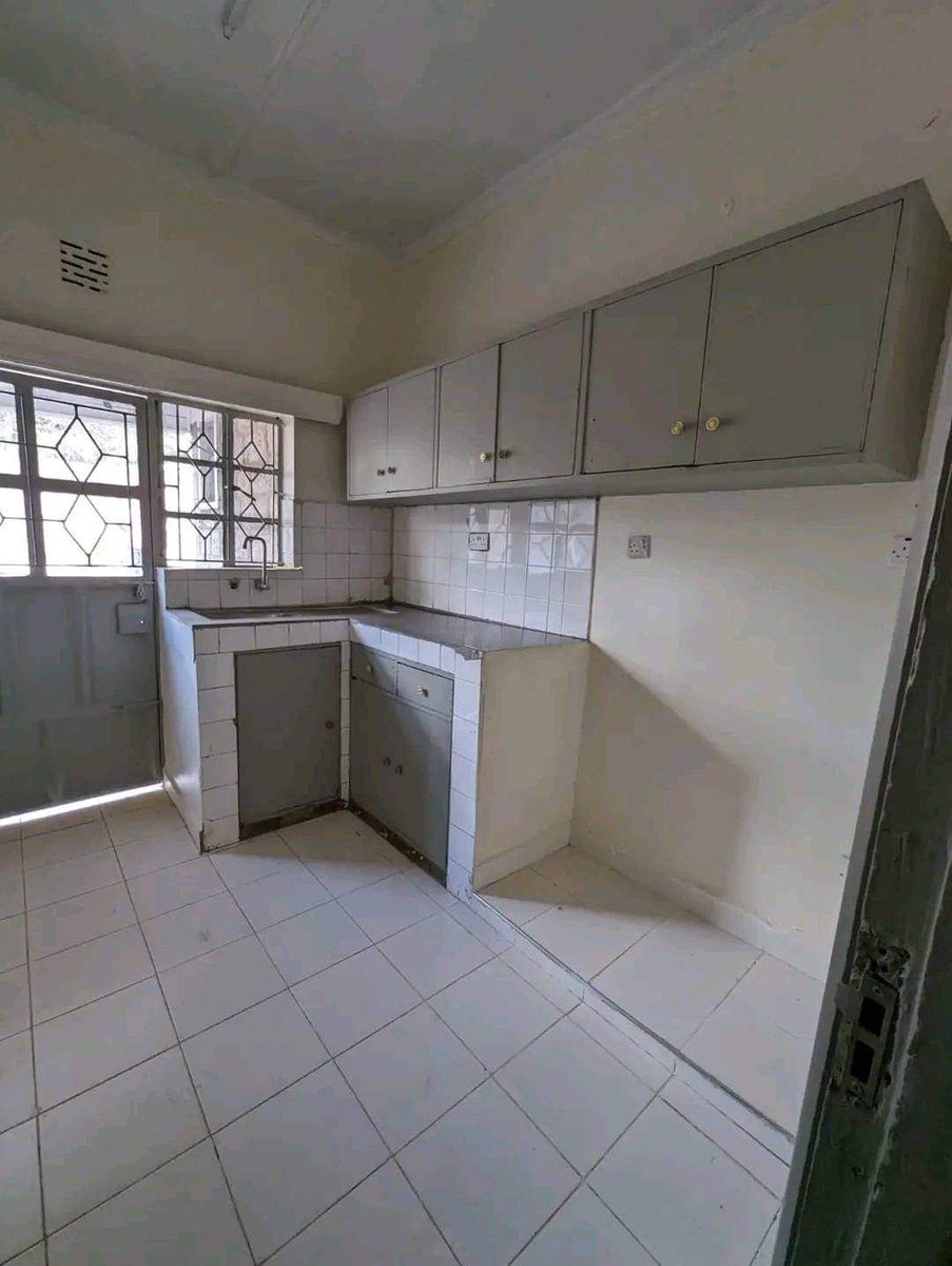 paamojaproperty's tweet photo. 3 BEDROOM BUNGALOW TO LET IN NGONG | 45K

Master ensuite (Bathtub)
SQ Available 
Own Compound
3 mins walk to tarmac 

Rent : 45k

Call/WhatsApp 0731 352 853

#properties #realestate #property #realtor #forsale #investment #realestateagent #househunting #home #newhome #realty #dre https://t.co/bkXRL2eCys