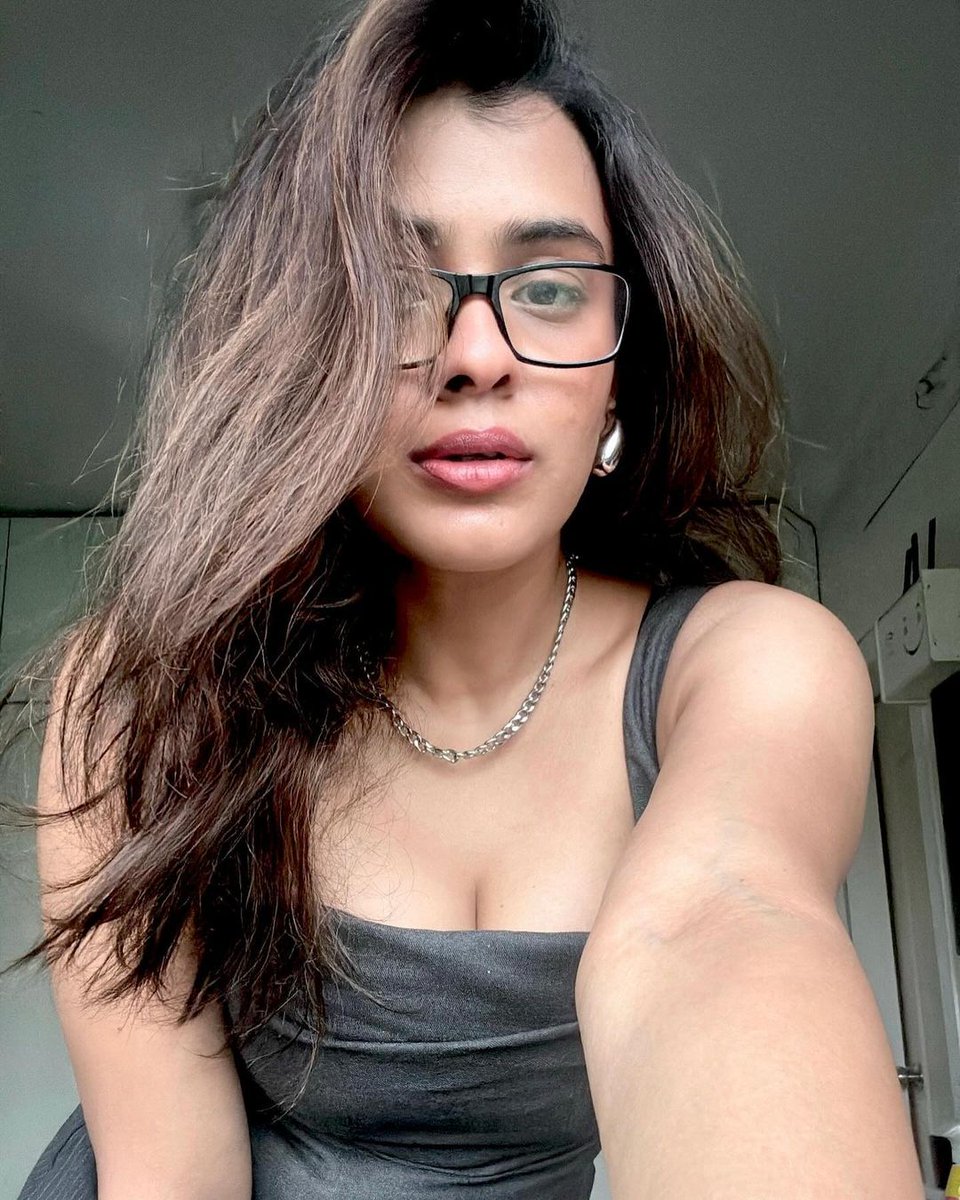king on X: Edi andhi raa porn star laga tayaru aendhi lanja baga  vadukuntunaru emo lanja ni boobs kuda penchindhi kovvu pattidhi lanja  Hebbapatel t.coUB7bOsC2LU  X