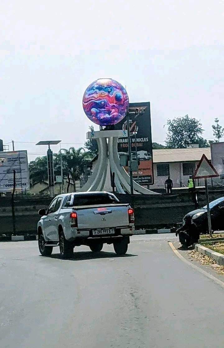 Wordm31's tweet photo. Laundabout kwa kamanga and Traffic Circle in Rhodes park 
Lol ku meta😂😂 https://t.co/s9hnqO4F35