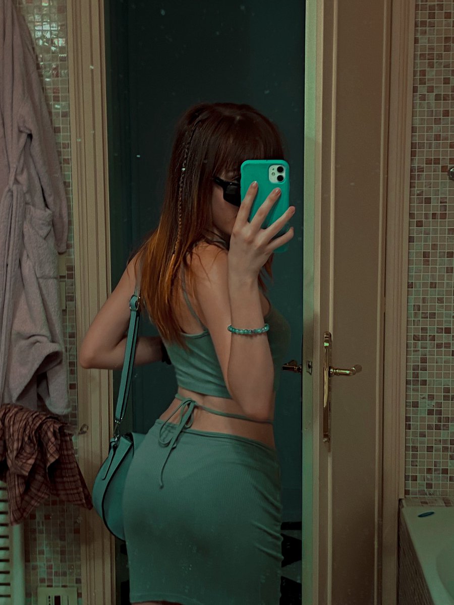 potrei benissimo vestirmi solo di questo colore 24/7