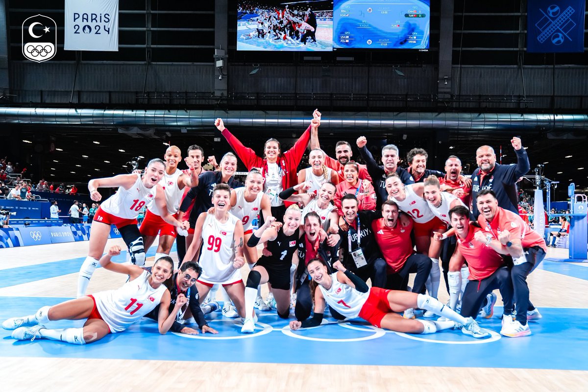 Heyecanımız yüksek 🫶🏻
kalbimiz sizlerle…❤️🤍
#Paris2024 
#volleyball