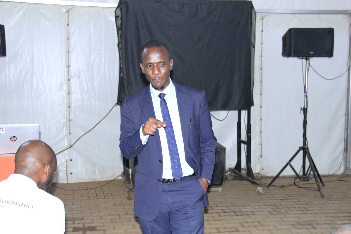 allsaintskla's tweet photo. Falling into a repetitive habit is mostly triggered by the environment we allow ourselves to be in even when we know the repercussions - Peter Mutwazegye 

#SinglesWorkshop
#MensPrayerConf2024 
#MPC5 
#mpcday5 https://t.co/glER3adq8w