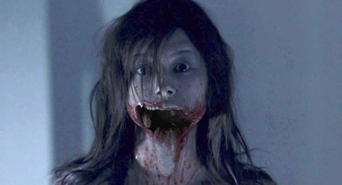 EugWSerra's tweet photo. On October 22, 2004, The Grudge was released in the U.S. #TheGrudge #TheGrudge2004 #TakashiShimizu #SamRaimi #SarahMichelleGellar
#JasonBehr #KaDeeStrickland
#CleaDuVall #BillPullman #TedRaimi https://t.co/Wk1Yjr3Gmj