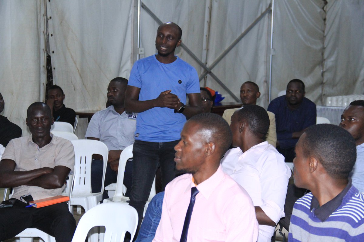 allsaintskla's tweet photo. Falling into a repetitive habit is mostly triggered by the environment we allow ourselves to be in even when we know the repercussions - Peter Mutwazegye 

#SinglesWorkshop
#MensPrayerConf2024 
#MPC5 
#mpcday5 https://t.co/glER3adq8w