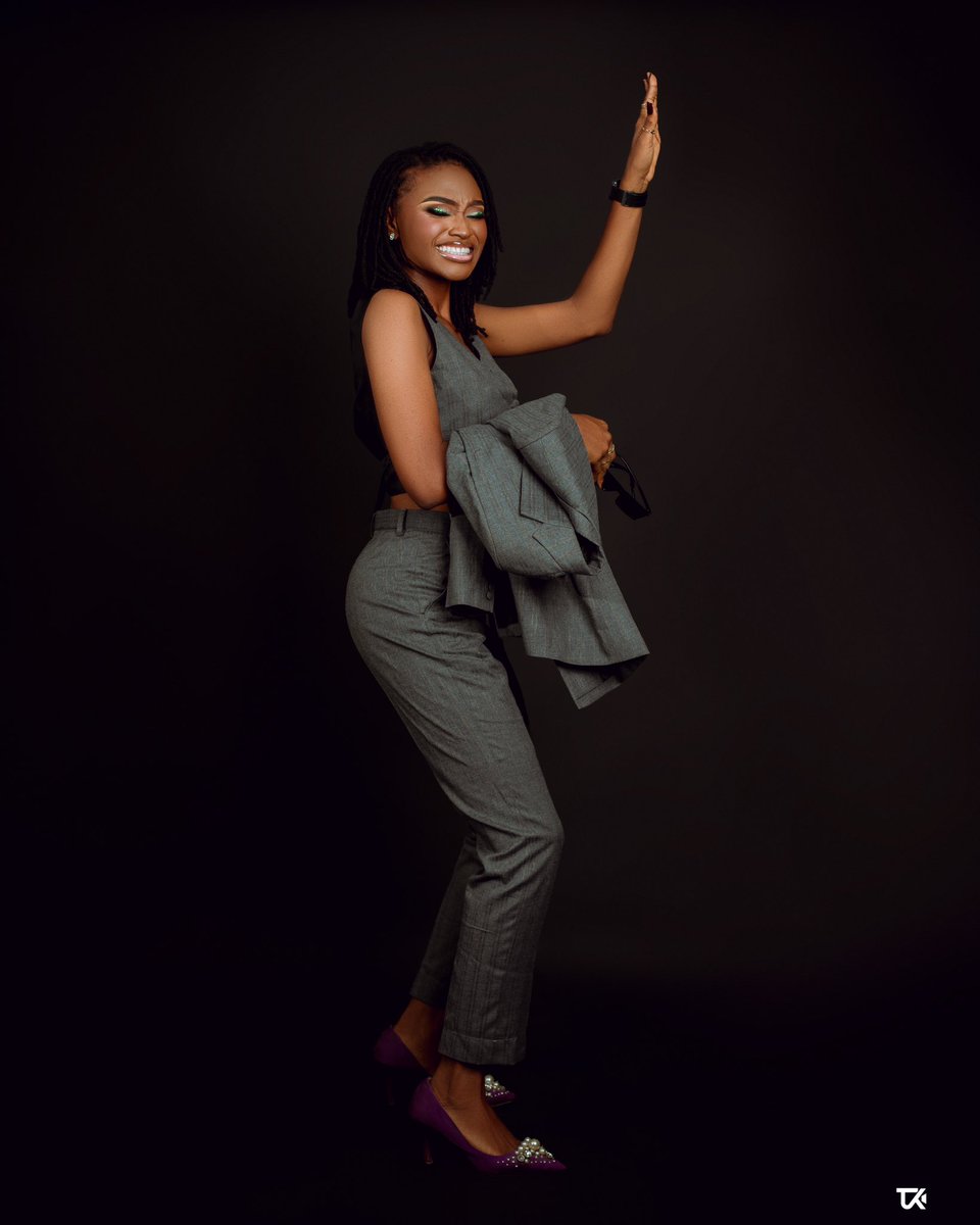 ChuchuTalkss's tweet photo. August 8th✨

Happy Birthday CHUCHUMON!!!
May the Universe be kind to you🖤✨

#August8th
#DhatLegendaryAugustBorn
#CurvesLord
#CrocsAddict

#Chuchumon🖤 https://t.co/lHYBfXcQZy