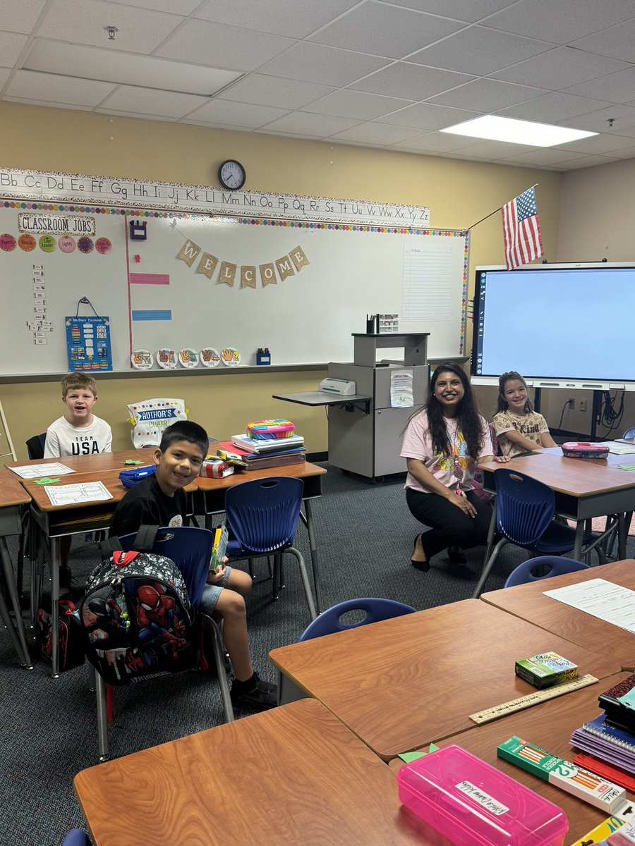 QVE_Eagles's tweet photo. Welcome back, Eagles! Happy first day of the 24-25 school year! 🦅 https://t.co/33VL8I0Fjd