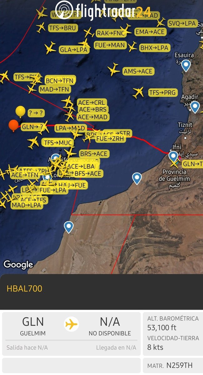 controladores's tweet photo. Globos sobrevolando el espacio aéreo de #Canarias a altitudes superiores a la que lo hacen los vuelos comerciales. #curiosidades https://t.co/rr88Q8Znjz
