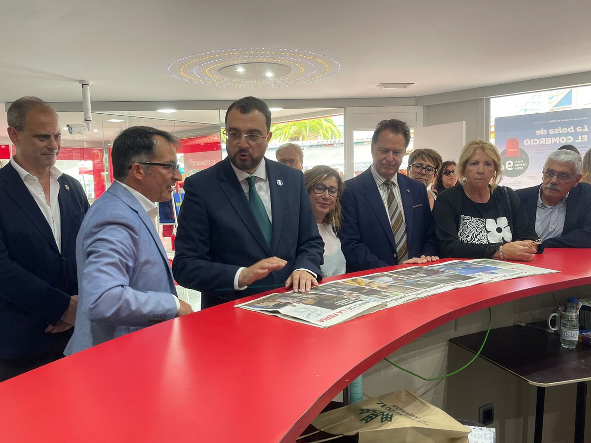psoegijon's tweet image. 🌹 Acompañamos al presidente del @GobAsturias, @AdrianBarbon, en la visita institucional a la @Feriasturias 

🔝La #FIDMA es uno de los acontecimiento de mayor relevancia en #Asturias gracias a todas las personas y entidades que la hacen posible desde hace 100 años.