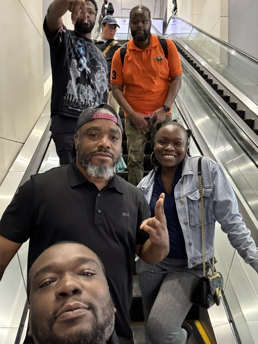 Michael88214912's tweet photo. SE TIGERS!!!!! The stronger the teamwork the better the results! #fpcsse #journyto30 @FriendshipPCS https://t.co/IUq0jn4tSi