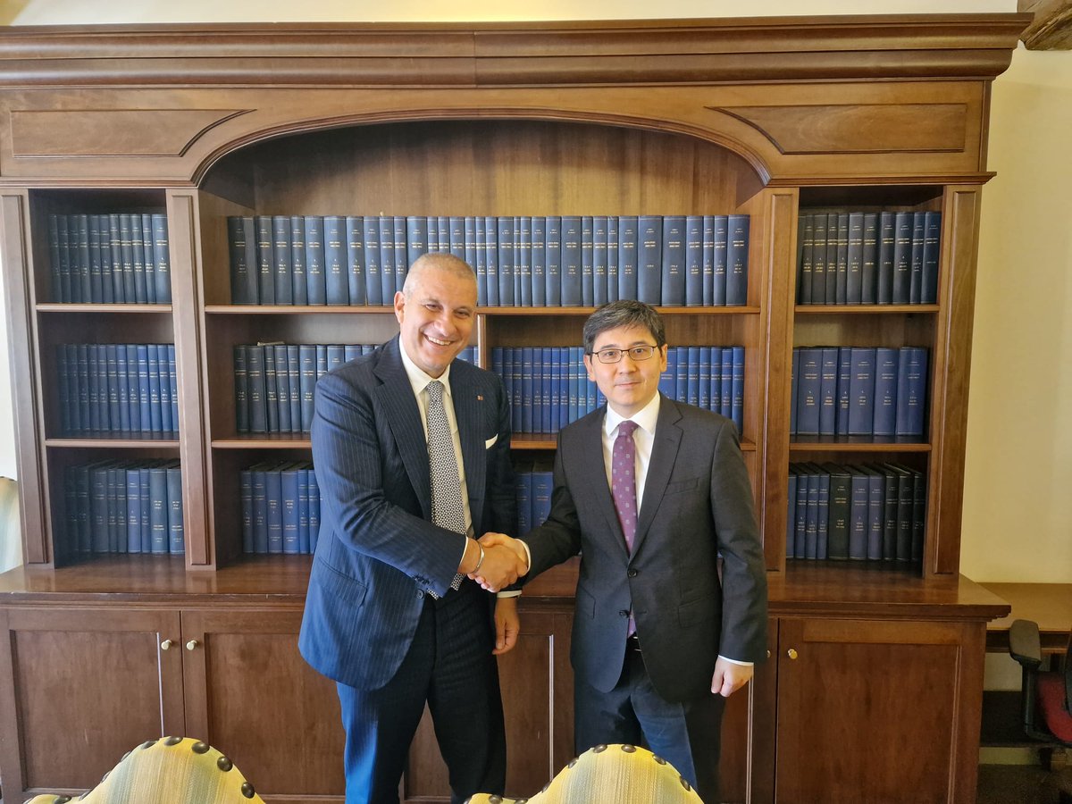 adg_iovoto's tweet photo. Ho incontrato @abatfayz ambasciatore dell’Uzbekistan in Italia. Abbiamo trovato molti punti di contatto professionali e discusso su iniziative per potenziare i rapporti fra i nostri Paesi e sviluppare ulteriormente le partnership esistenti.
@FratellidItalia @UzbItalia @ItalyMFA https://t.co/OQik8ZgAoB