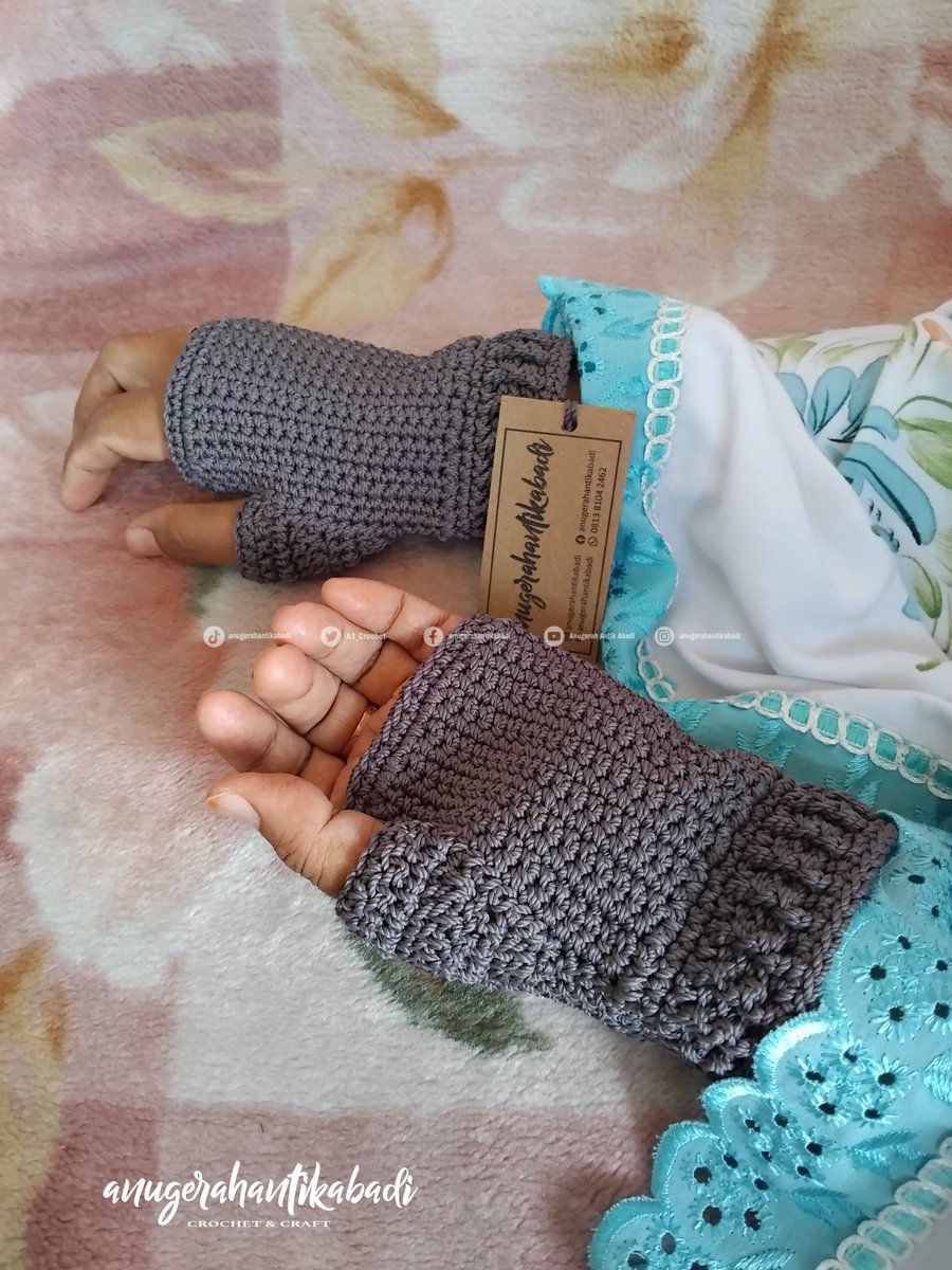 A3_Crochet's tweet photo. Alhamdulillah..
Handsock Pendek Full Custom Handmade dgn pola rajut yg lebih rapet
Dim : 13.5 - 14 cm
Mat : Polyester Kilap
#sarungtangan
#handsock
#sarungtanganhandmade
#handsockforladys
#sarungtanganrajut
#sarungtanganrajutabu
#halfhandsock
#anugerahantikabadi
#umkmindonesia https://t.co/6QKnDA3cPL