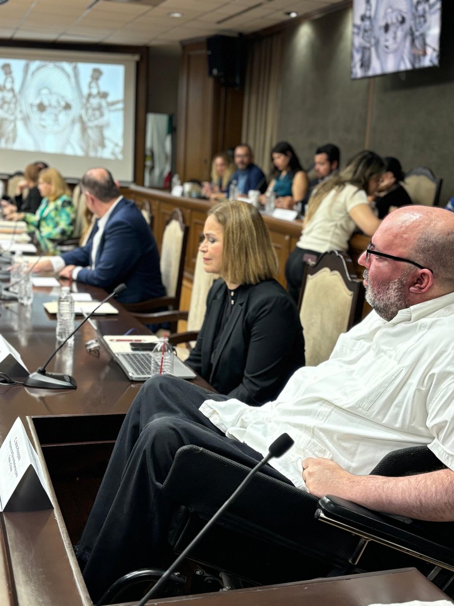 Trabajando en la transición del eje Monterrey para todas y todos con la presencia de la próxima presidenta del DIF, la esposa del alcalde electo @adriandelagarzas