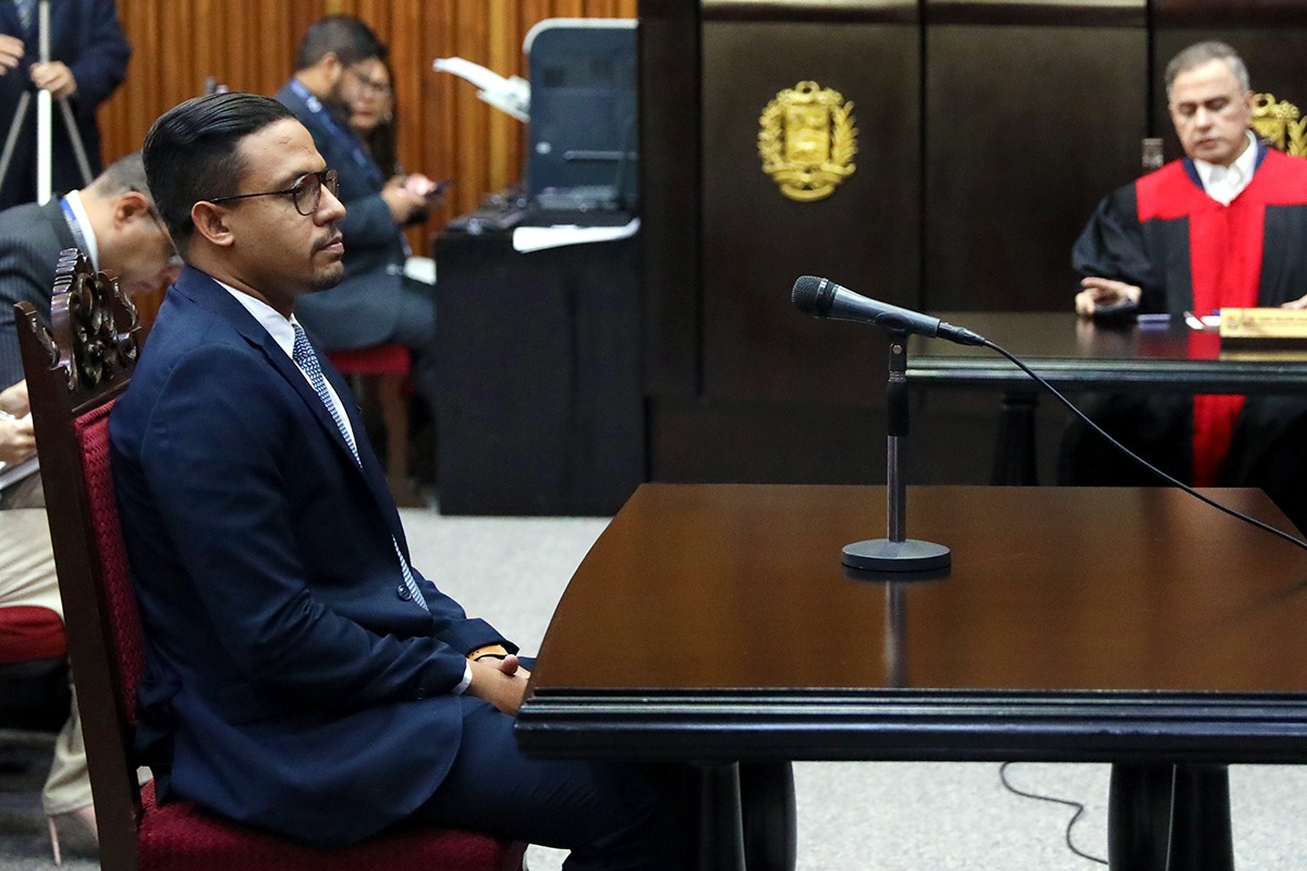 José Perdomo por Alianza Política Asamblea, Renovación y Esperanza, asistió a la Sala Electoral para comparecer ante la convocatoria del #TSJ