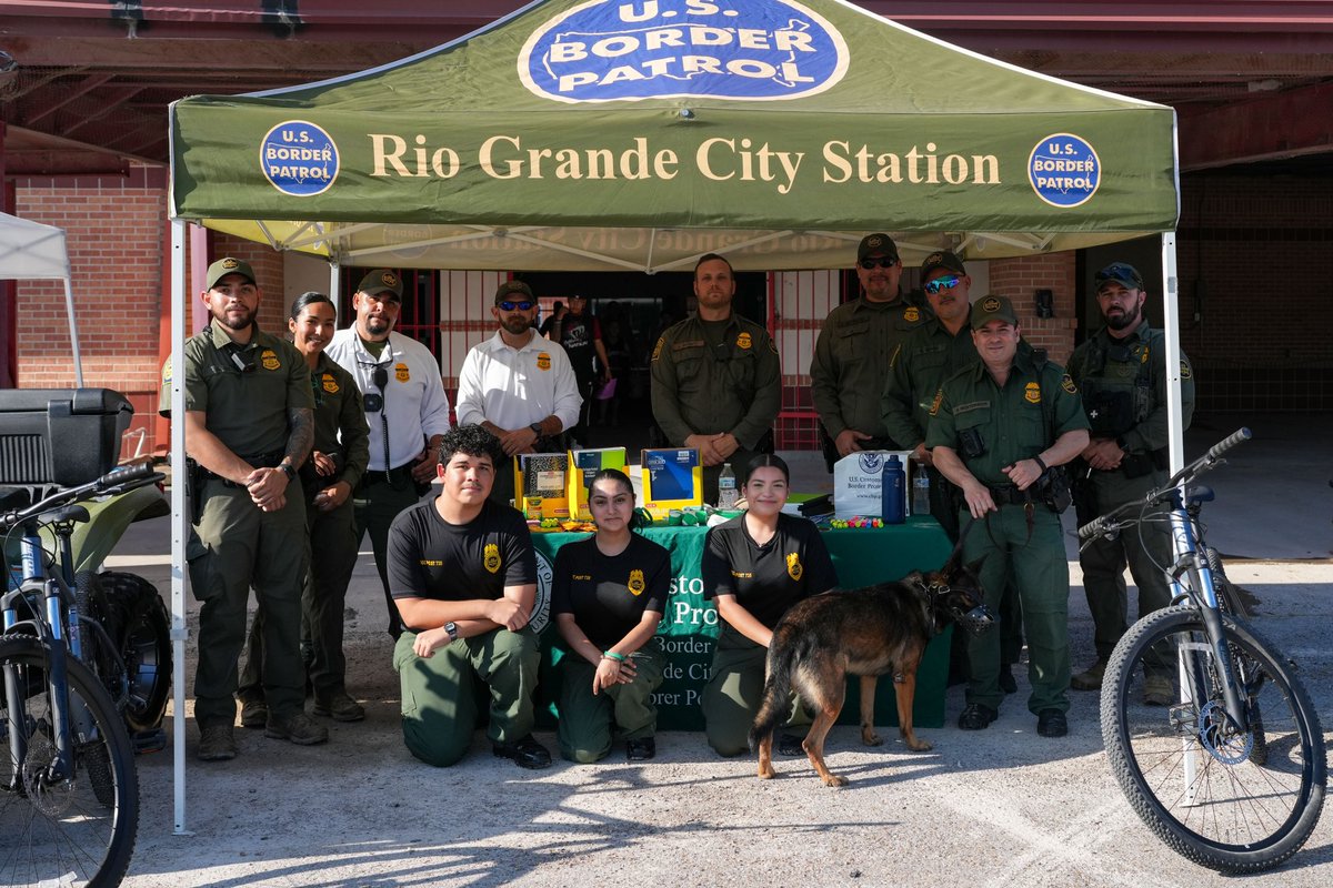 USBPChiefRGV's tweet photo. Fresh Cuts, Fresh Fades, Fresh Vibes! #RGVSector Rio Grande City Station in collaboration with John and Olive Hinojosa Elementary School in Rio Grande City, hosted a back-to-school event that included free haircuts and school supplies for local children in the community. https://t.co/d6eUgjgb9f