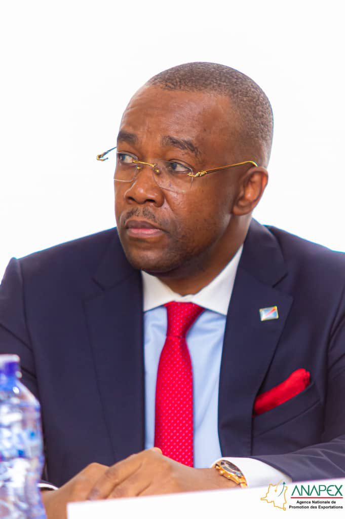 MengiRuth11468's tweet photo. #RDC #ANAPEX #COMMEXT
Le directeur général de l'anapex @AnapexRdc #mike #tambwe ne manquera pas de mettre son savoir-faire au service de la République Démocratique du Congo pour ainsi accompagner le chef de l'Etat @fatshi13 dans sa vision du peuple d'abord, pour un Congo fort. https://t.co/i9Ph8qqrWo