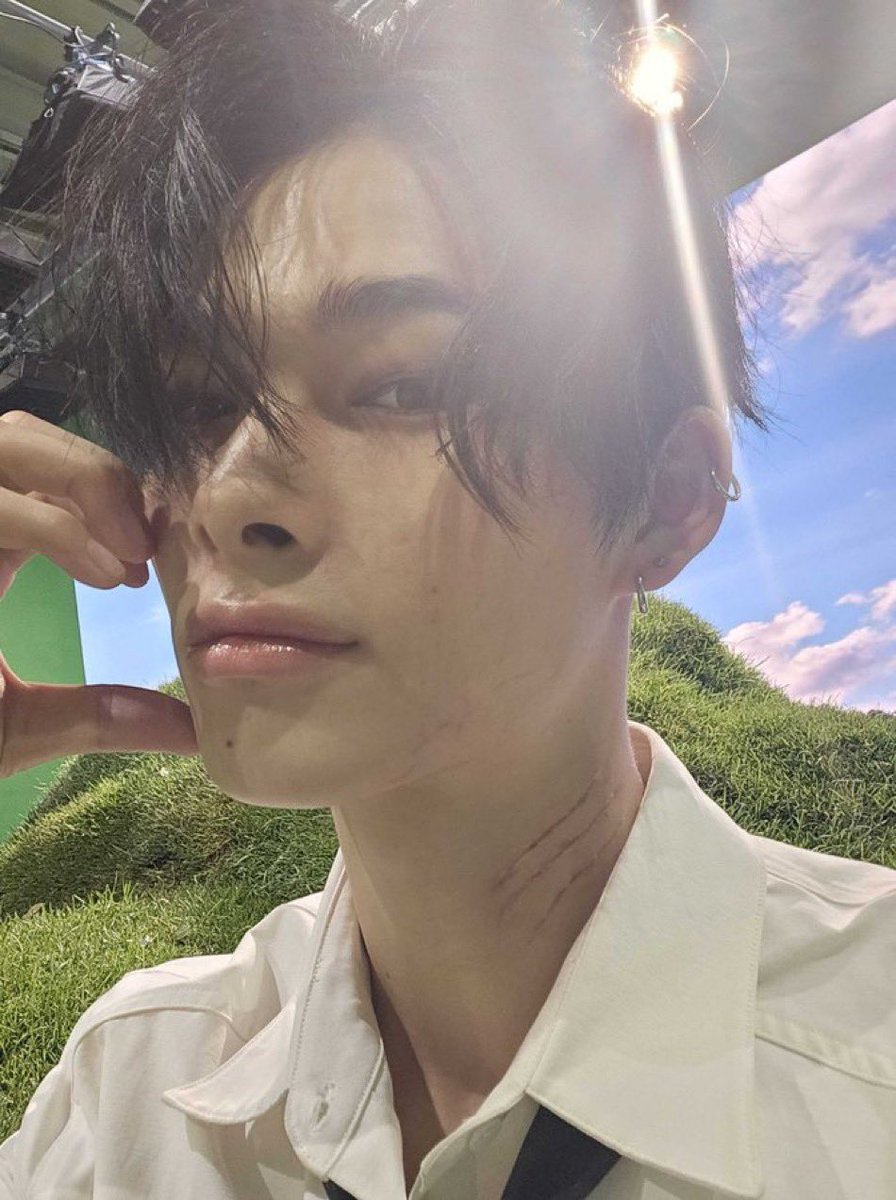 hi i'm looking for interactive moots  

—   she/her  
—   not new to #stantwt #kpoptwt 
—   I mostly tweet abt enha &amp; aespa

all fandom are welcome <3

♡ / ↻ / follow to be moots !