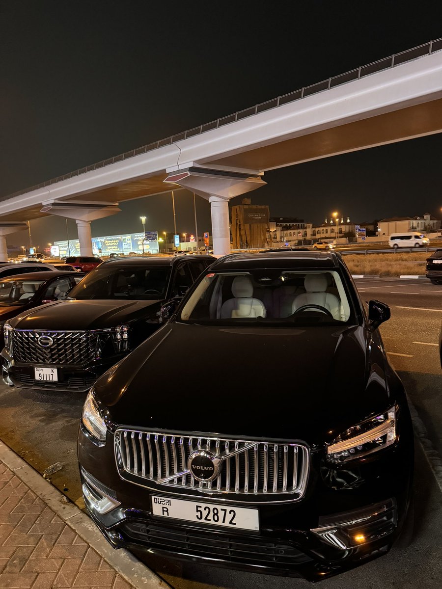beajubilant's tweet photo. @ParkinUAE @rta_dubai got an unfair fine. I had paid parking. Pls see screenshots. The inspector was present at the place, he confirmed that I paid, but said that he cannot do anything and asked me to call 8009090. Call asked me to go on website. No option to dispute fine. help? https://t.co/UwT4YllWXg