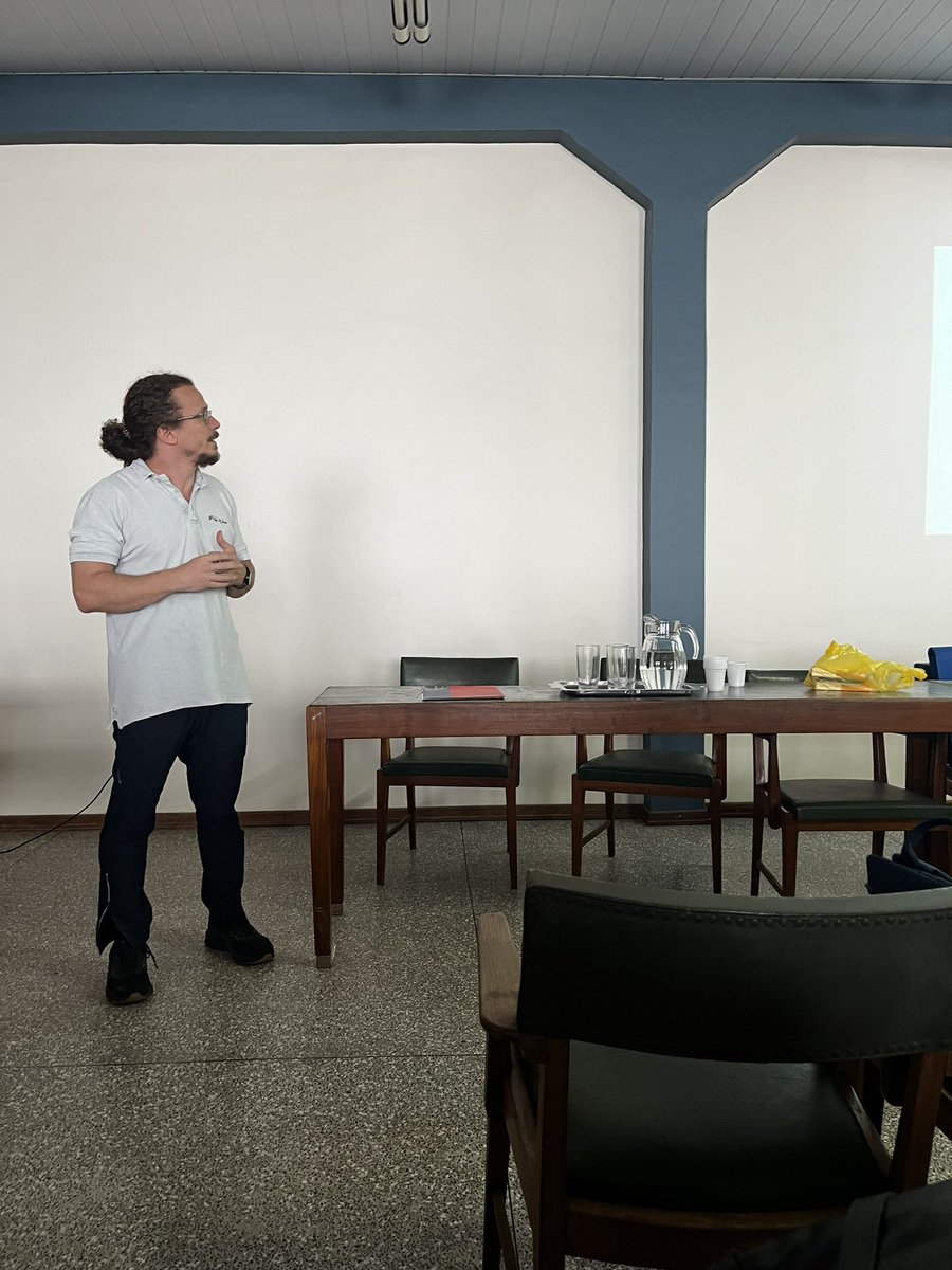 Grupo de Estudos Métricos em Informação tweet media