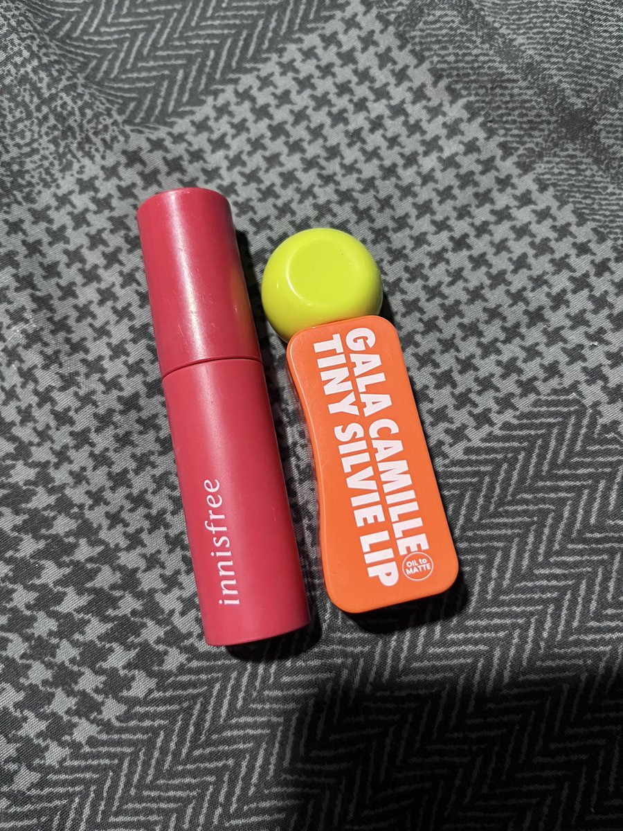 Usedbybyp1's tweet photo. ลิป Innisfree ตีต่ำ 70% 
Price : 45฿

ลิป gala ตีต่ำ 60%
Price : 30฿

ซื้อคู่ 70฿

#เสื้อผ้ามือสองสภาพดี #ส่งต่อเสื้อผ้ามือสอง #เสื้อผ้า #ส่งต่อ #เสื้อผ้ามือสอง #เสื้อผ้ามือสองราคาถูก #โล๊ะตู้  #โล๊ะตู้เสื้อผ้า #ส่งต่อเสื้อผ้า #ส่งต่อเครื่องสำอาง #เครื่องสำอาง #ส่งต่อสกินแคร์ https://t.co/9jxGRmIR8h