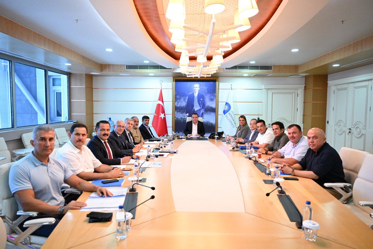 Büyükşehir Belediye şirketlerimizdeki yönetim kurulu başkanlarımız ve genel müdürlerimizle yaptığımız toplantıda şirketlerimizin genel durumu ve bütün vatandaşlarımızın mutluluğu için geliştireceğimiz projelerimiz hakkında fikir alışverişinde bulunduk.