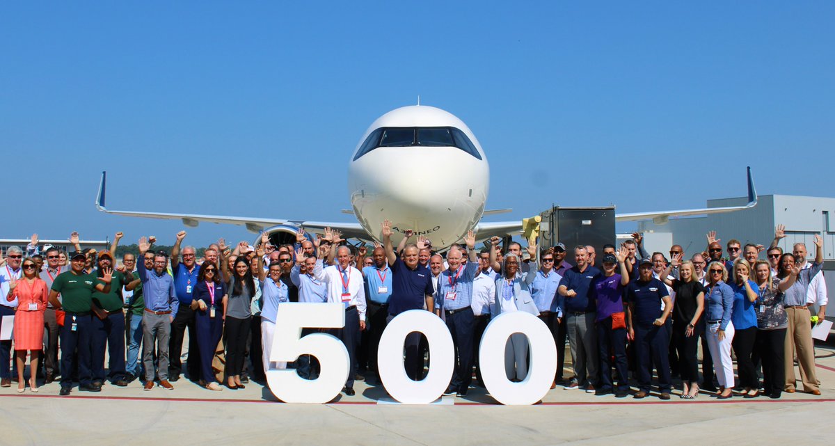AirbusInTheUS's tweet image. Our 500th Alabama-born baby! #TeamAirbus in Mobile today celebrated the 500th aircraft produced at our U.S. Manufacturing Facility -- a bright and shiny @Delta  #A321neo! Congrats to every #TeamAirbus member responsible for this stellar milestone!