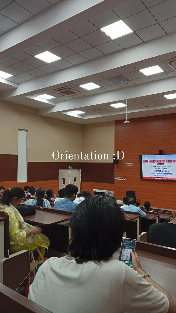 yashsrv's tweet image. Last 3 days were super hectic!! It&apos;s a whole new journey now, and I&apos;m excited too for the engineering.

Trying to manage everything, did a few questions on LeetCode and revised Js notes. 

&quot;Tb tk ke liye alvida&quot; 👋🏻