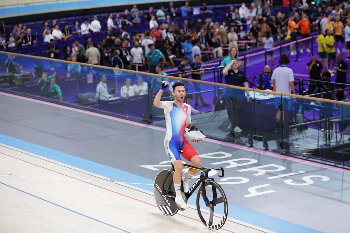 JMFourgous's tweet photo. Exceptionnel Benjamin Thomas !
Nouvelle médaille d’or à @sqy !
Bravo champion 🇫🇷🥇 https://t.co/Os7CiPUbxY