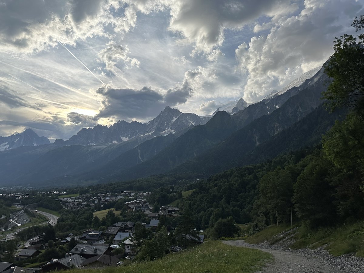 MartinVetterli's tweet photo. Day 7: good morning #Aiguille_du_Midi (#Les_Houches)
and trekking to #Contamines
(After 2h and 600m up, surprised to meet a tramway ;) https://t.co/rQas2E6ycF