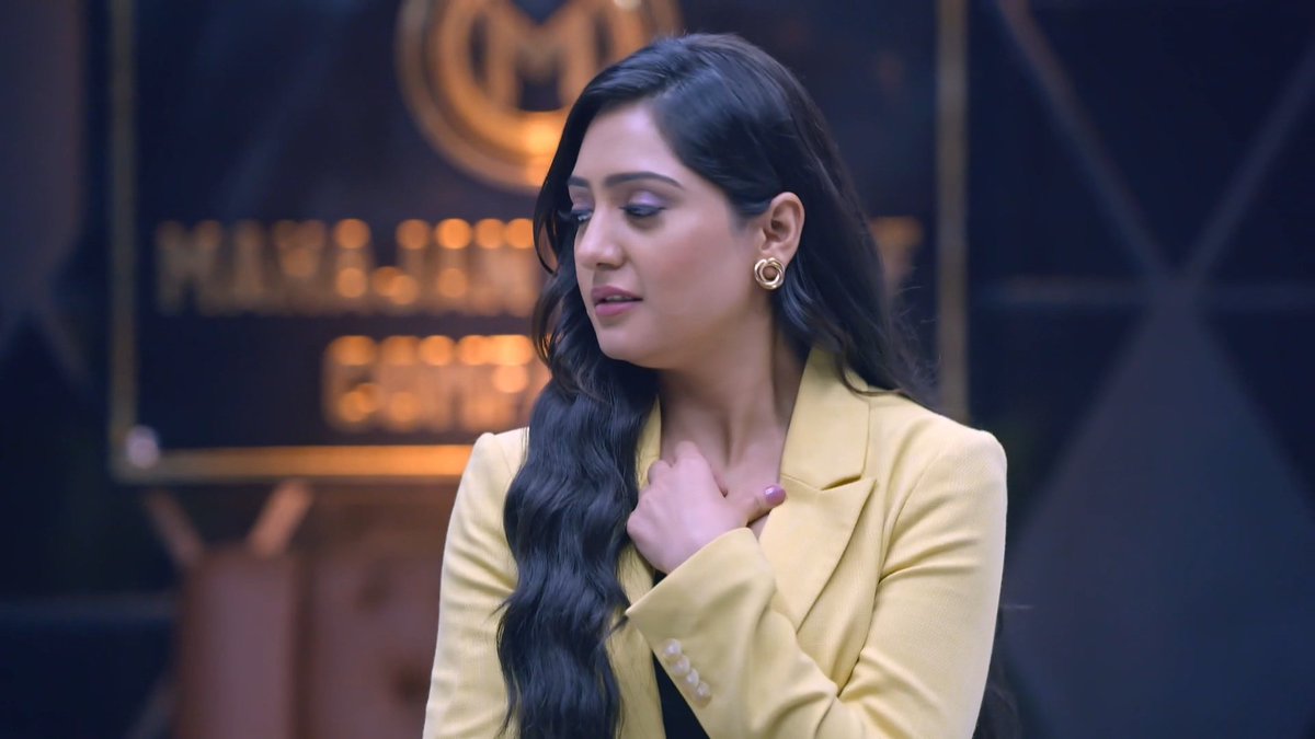 Vulnerability to strength, time did break her but she stood up, fighting the odds! 

Miss Mahajan is back 💥 

#Vanshaj #AnjaliTatrari