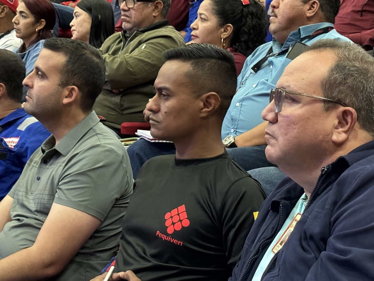 Cptt_Pequiven's tweet image. 📌 José Guerrero Marriaga, director de Pequiven, en diálogo abierto con la clase trabajadora del Complejo Hugo Chávez, agradeció la participación democrática en las elecciones presidenciales. 

@NicolasMaduro 
@TellecheaRuiz 
@elguerrero9523