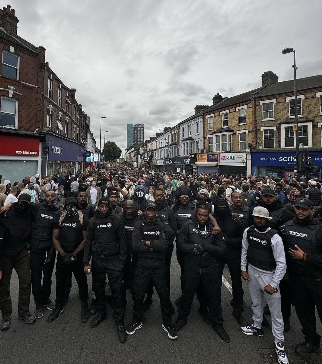 BYPNetworkApp's tweet photo. Yes 🙌🏾 

Everyone VS Racism 💯

Posted @withregram • @raspectrebellionff Everyone VS Racism 💯

@foreverfamilyuk @gangsunitecic @faronalexpaul 📍

Had to rinse this one today on the frontline @pa_salieu 😤

#epitomeoffamily #epitomemindset
#steppersonly https://t.co/qrCZ7h5Cu7