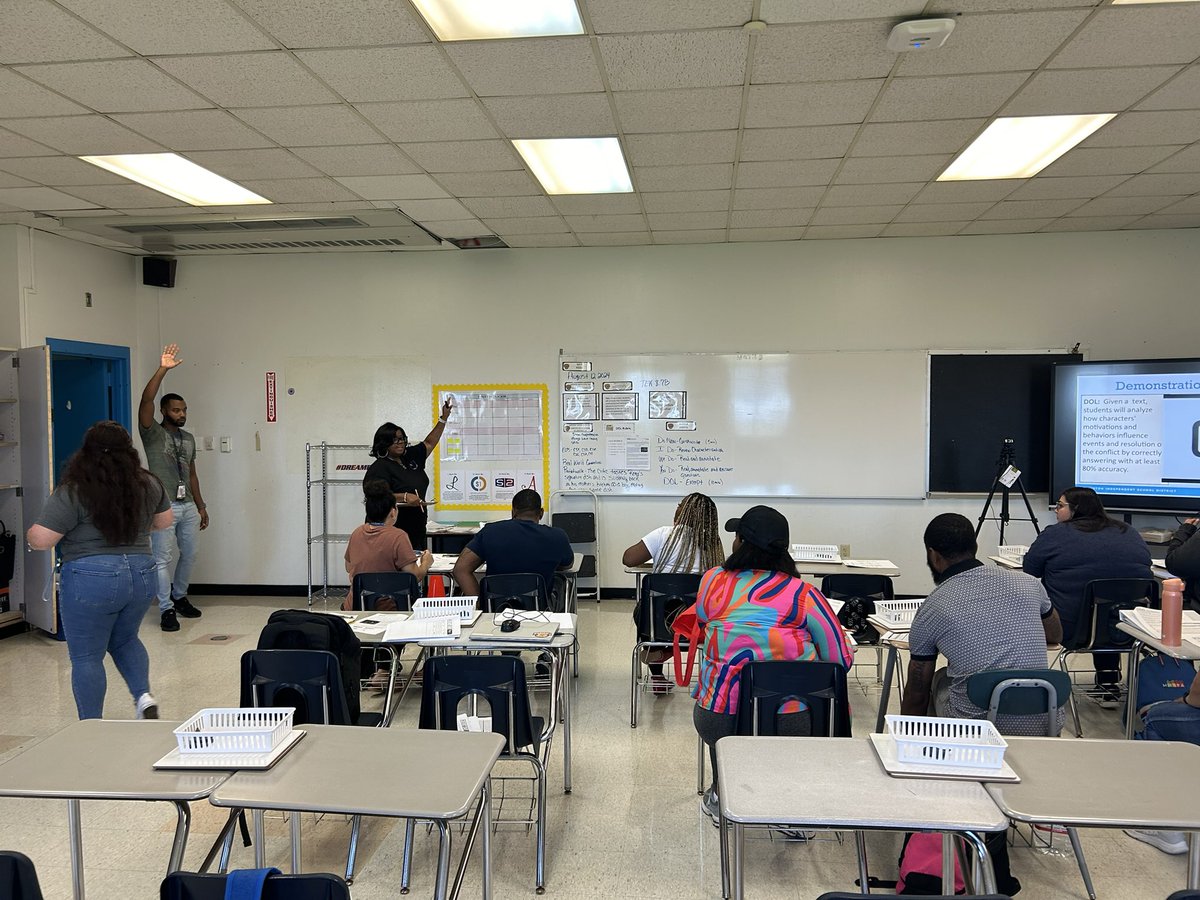 Refining our instructional practices through Demo Day to ensure we are ready to support our students with strong instruction, starting on Day 1! <a href="/jbridgewaterEDU/">Jeff Bridgewater</a> @HISDCentral
