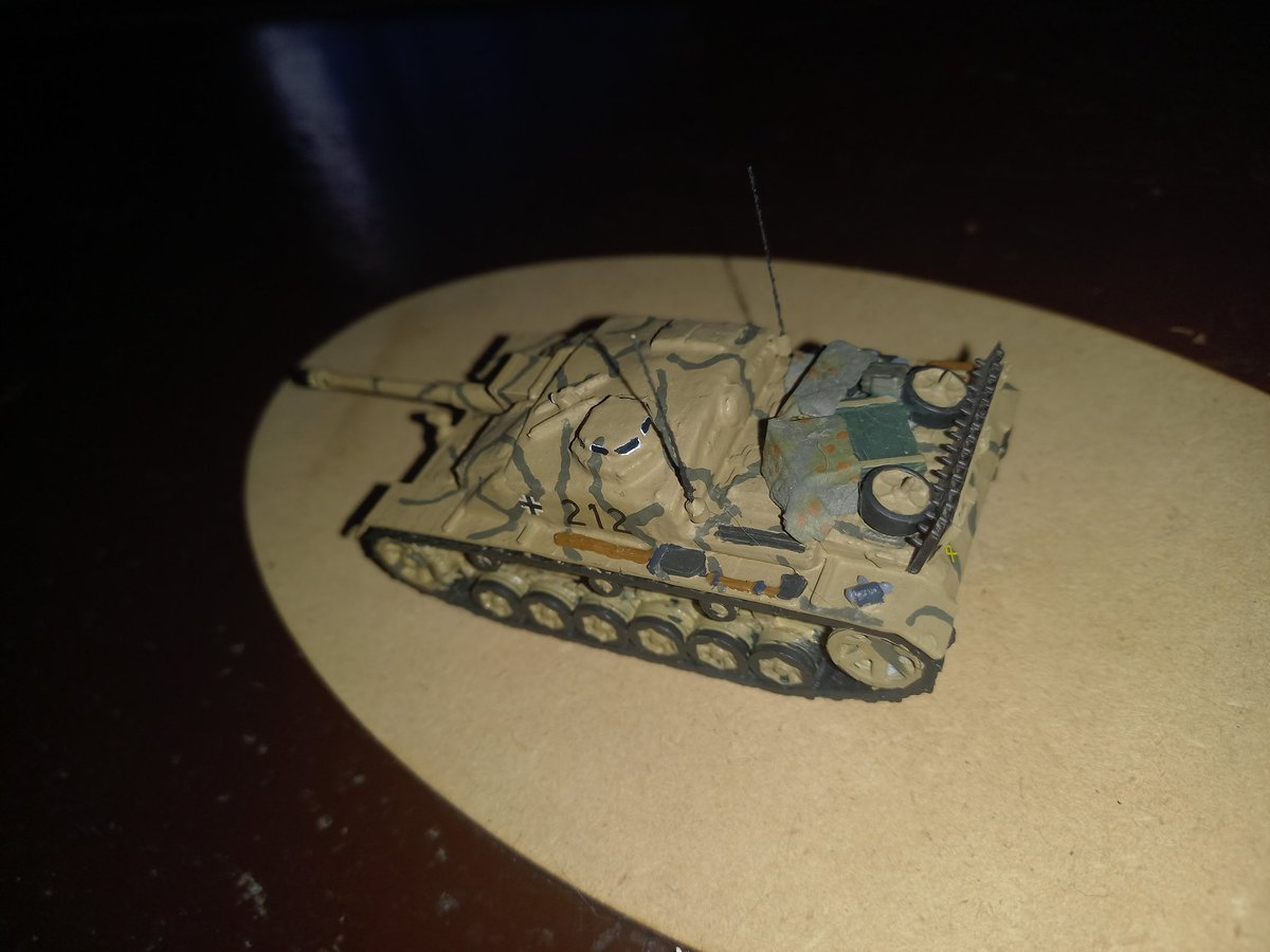 amato_tania's tweet photo. The reference model. And the finished 1/72 scale model Stug 3 G, painted on the eastern front for the years 1943/44 #Stug #Scale172 https://t.co/Gh6t0KE2xw