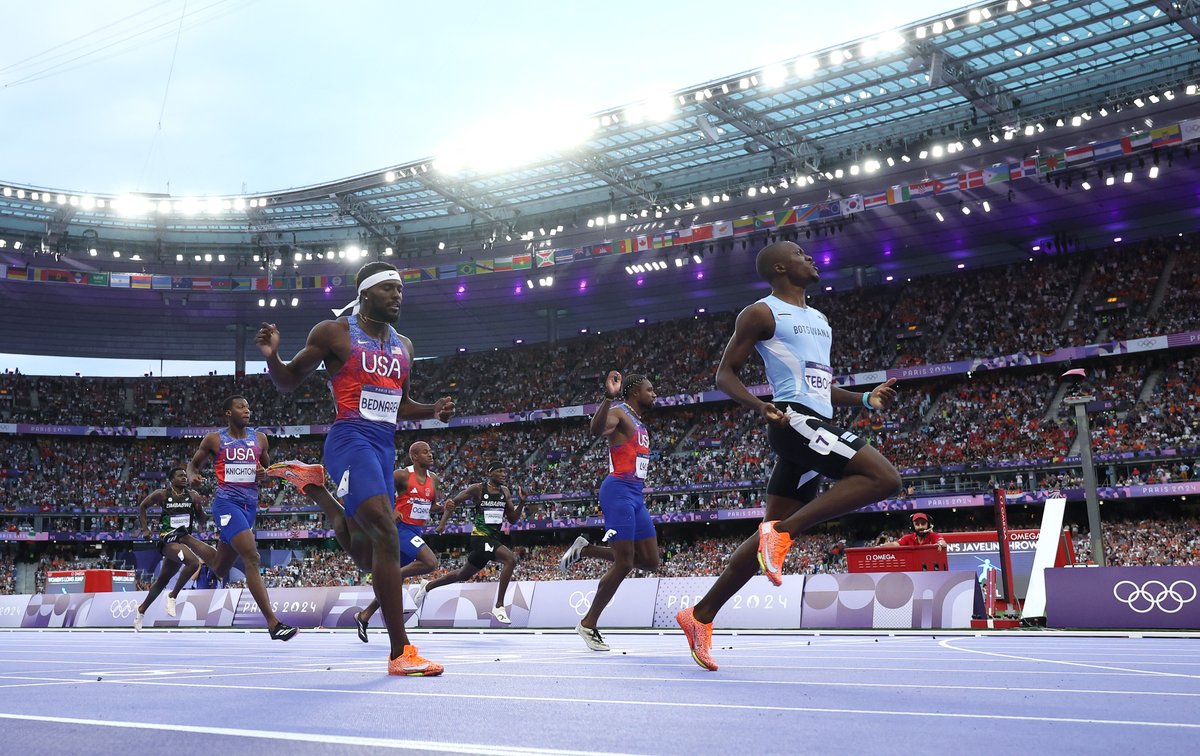 Olympic champ Letsile Tebogo moves up to 5th on the 200m all-time list 😤

🥇 19.46 Letsile Tebogo 🇧🇼 
🥈 19.62 <a href="/kenny_bednarek/">Kung Fu Kenny</a>
🥉 19.70 <a href="/LylesNoah/">Noah Lyles, OLY</a> 🇺🇸 

#Paris2024 #Olympics