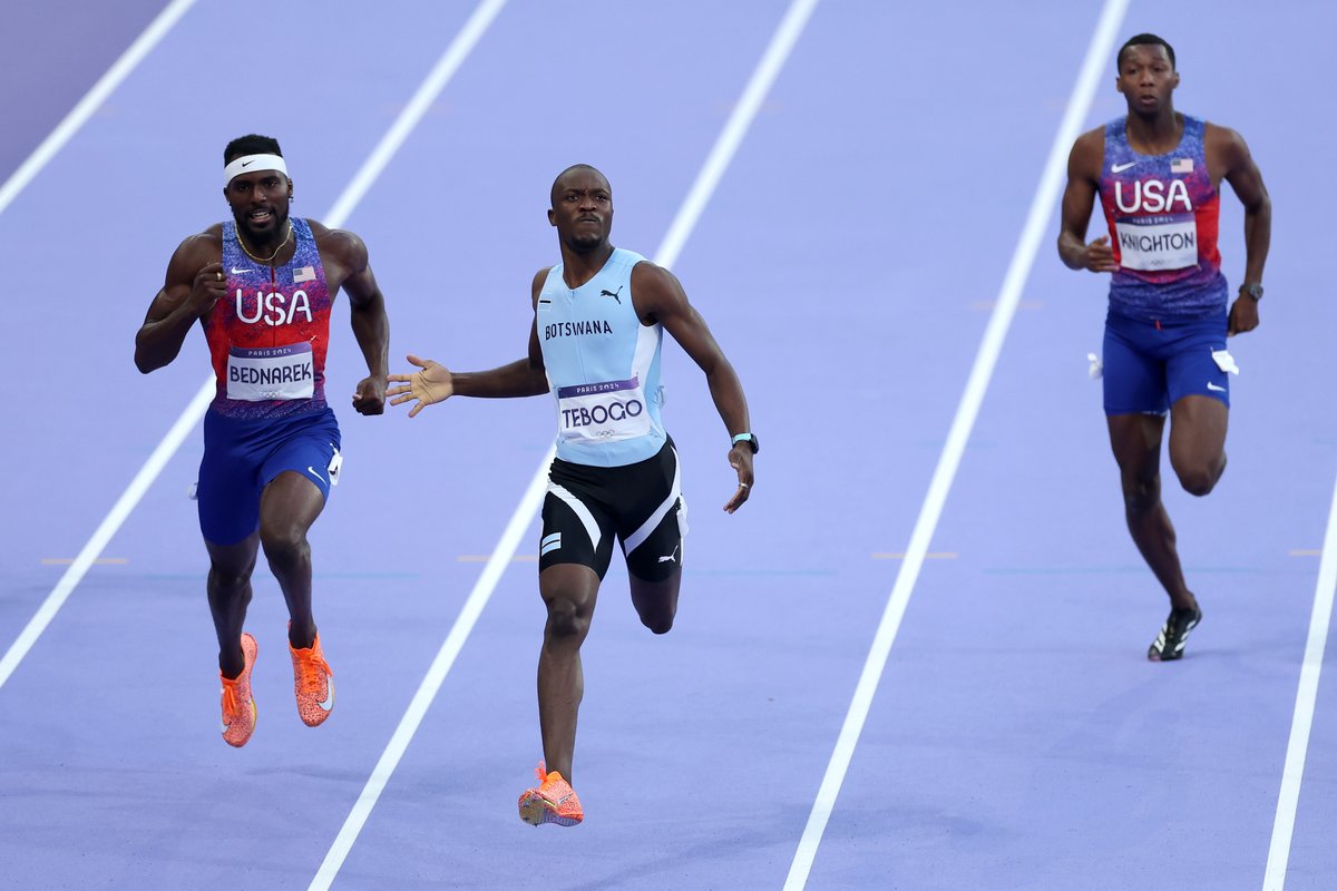 WorldAthletics's tweet photo. Olympic champ Letsile Tebogo moves up to 5th on the 200m all-time list 😤

🥇 19.46 Letsile Tebogo 🇧🇼 
🥈 19.62 @kenny_bednarek
🥉 19.70 @LylesNoah 🇺🇸 

#Paris2024 #Olympics https://t.co/plWA7ckgS3