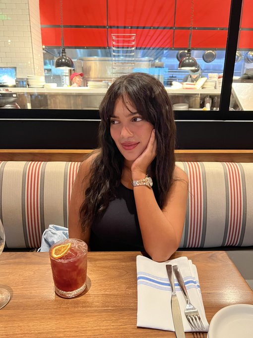 Watch Alina Belle's leaked NSFW photo on TwXstars