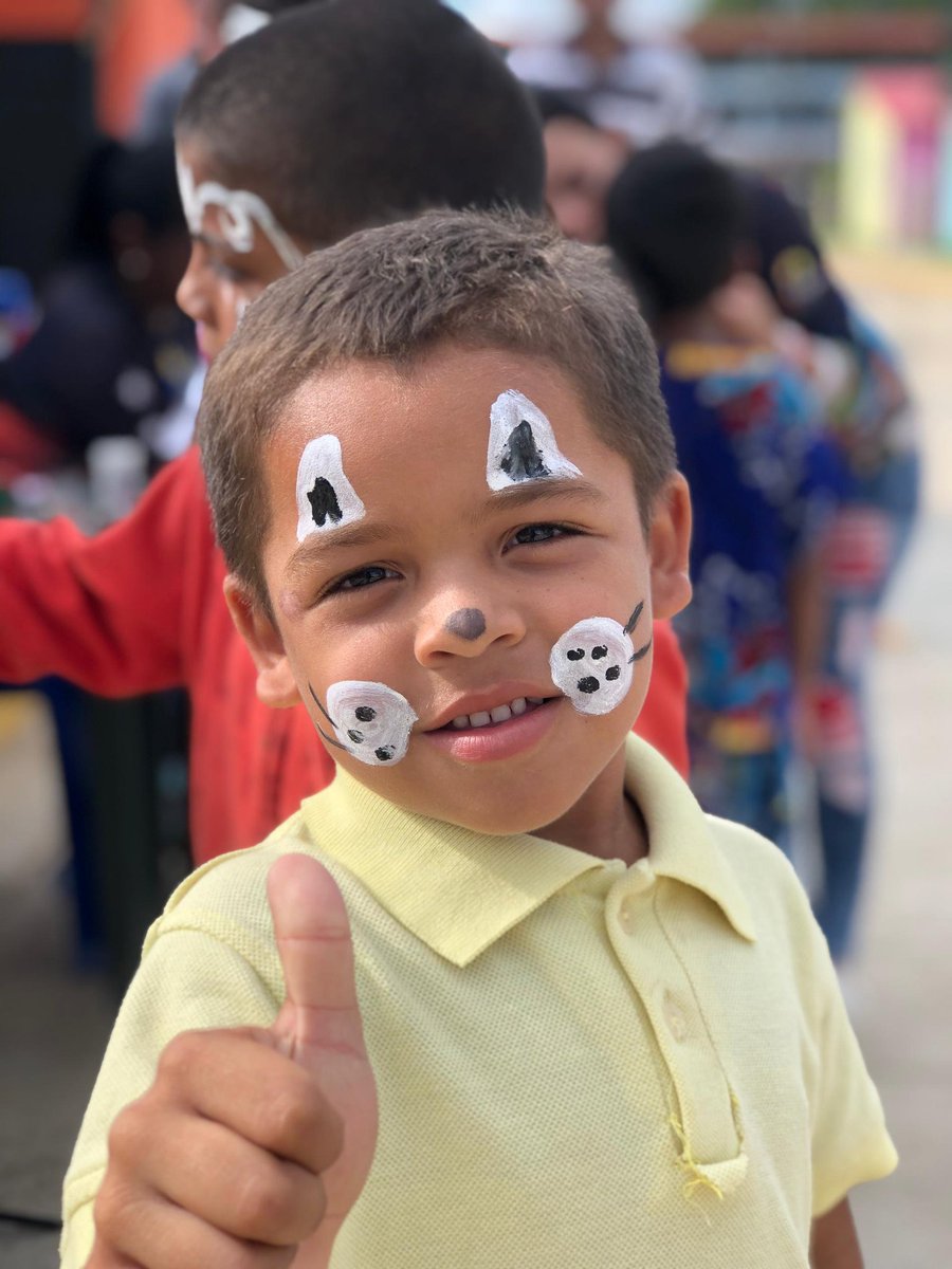 En defensa de la Paz El Movimiento por la Paz y la Vida brindó atención Recreativa, deportiva y cultural  en la Cancha de Villas de Sol, atendiendo niños de la Comunidad Simón Bolivar y comunidades vecinas.

#DesinstalaElOdio
#PazYVidaApureEnLaCalle
#SomosPazYVida <a href="/fundacion_mpv/">Fundación Movimiento por la Paz y la Vida Vzla</a>