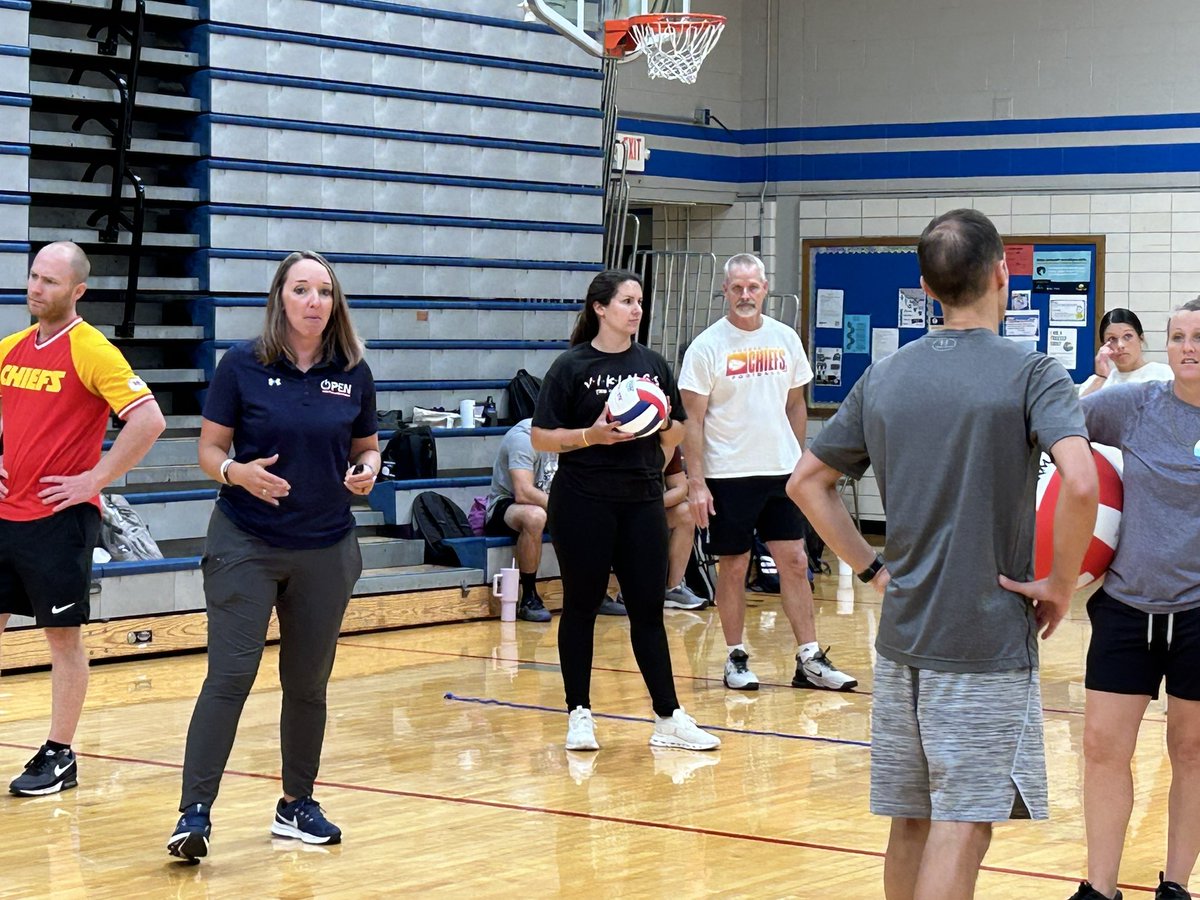gymbenson's tweet photo. Bringing Character and Value to every lesson. Dr. @BrandyLynch @OPENPhysEd 
The Big 5
Open Minded
Responsible
Respectful
Committed
Being Safe https://t.co/nztVJ0BWlo