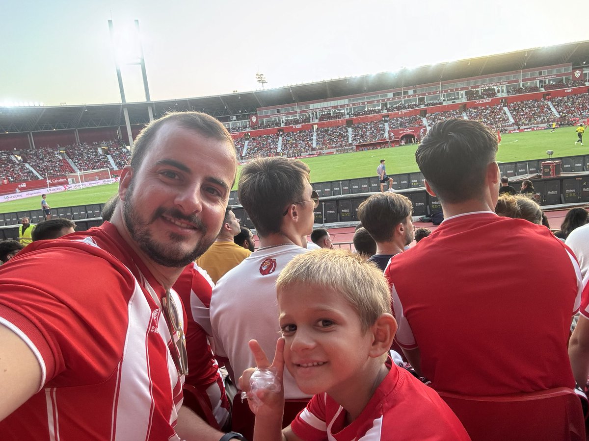Me he empeñado en joderle la vida a este niño. Otro año…. 🔴⚪️🔴