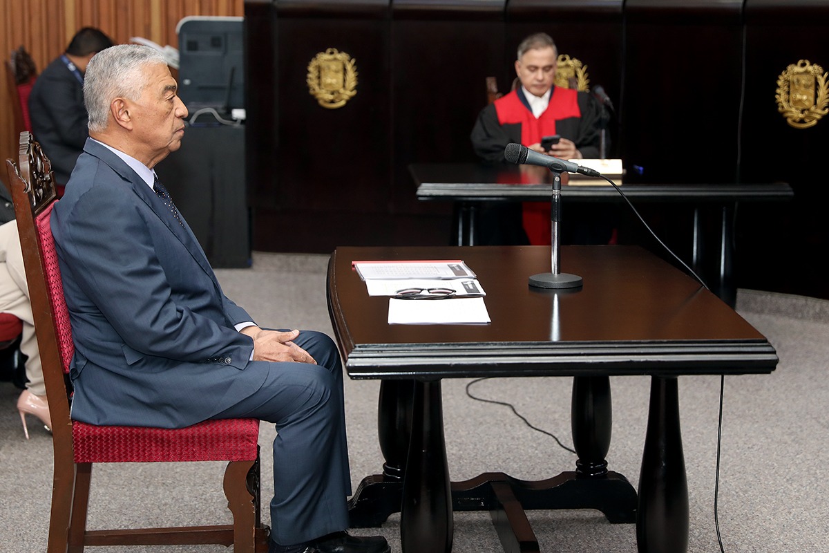 El candidato Claudio Fermín del partido Soluciones para Venezuela compareció este jueves #8Agosto ante la Sala Electoral del #TSJ