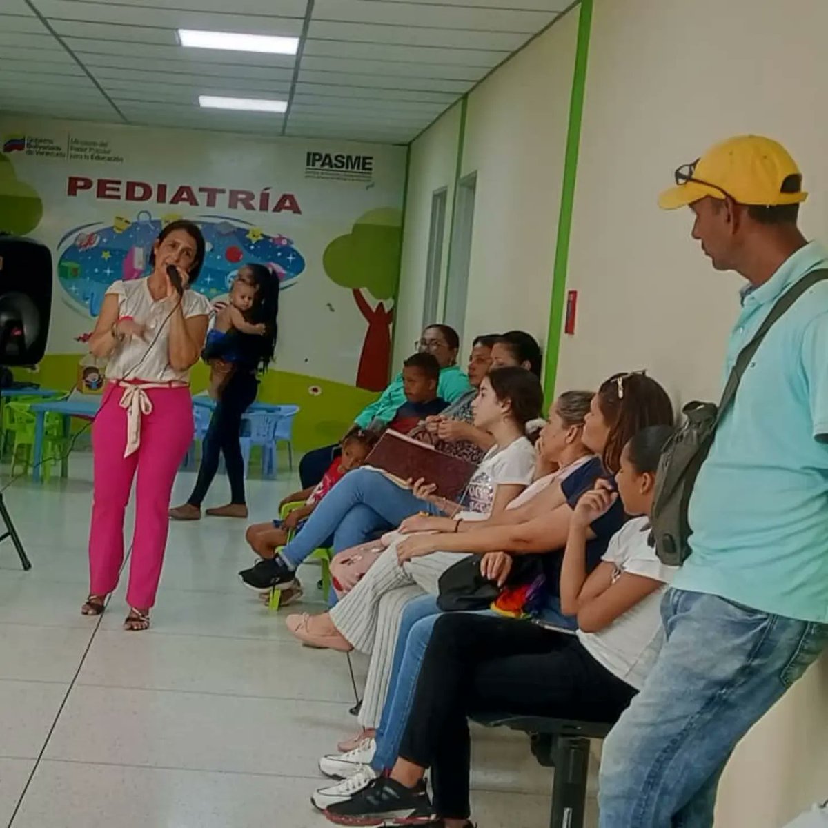 En la Semana Mundial de la Lactancia Materna, el equipo de trabajo social de La U.M. Ipasme Cumaná Profª. Moralba Josefina Urbaneja, realizaron sesión educativa en el área de pediatría sobre Lactancia Materna.
💚🩺

@nicolasmaduro 
@_laavanzadora 
@ipasmeoficialgob
@carupano2024