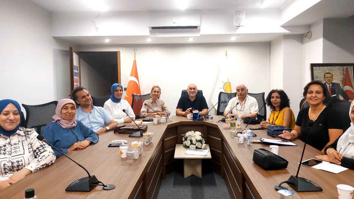 Haftalık Olağan Mahalle Toplantımızı İlçe Kadın Kolları Sorumlularımız ve Mahalle Yönetim Kurulu Üyelerimizin katılımı ile gerçekleştirdik <a href="/burakcifci34/">Burak ÇİFCİ</a> <a href="/zaferdgn/">F. Zafer Düşgün 🇹🇷</a> <a href="/AhmetGok55/">Ahmet Gök🇹🇷</a> <a href="/Glsmiek81692938/">Gülsüm Çiçek🇹🇷</a> <a href="/AbubekirUcan/">Abubekir Uçan</a> @ihsançınar @farukşenel