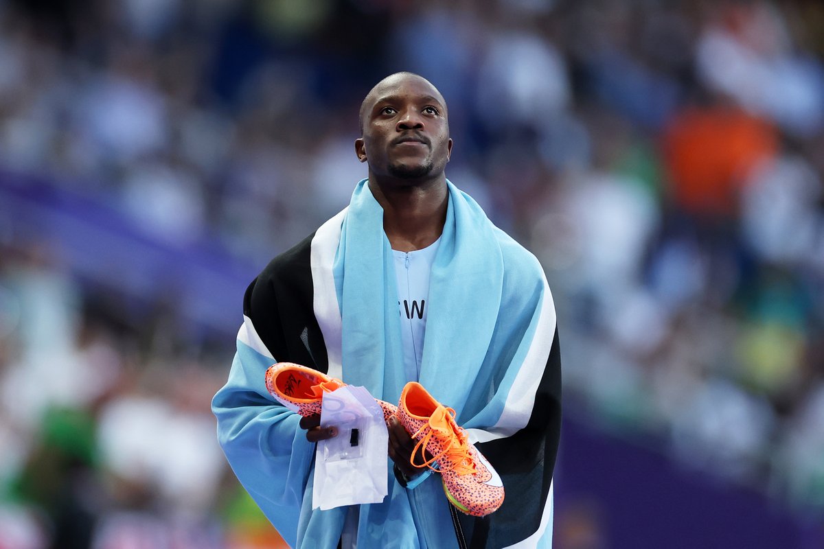 Botswana's first EVER Olympic gold, and it's in the men's 200m. 🥹🇧🇼