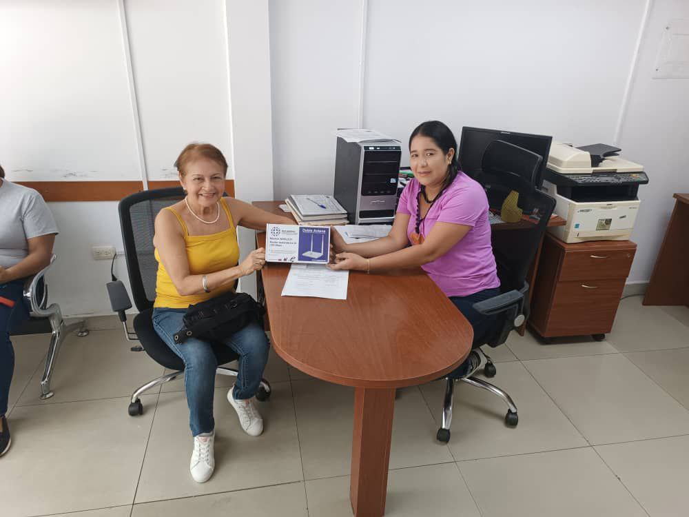 #8Ago En atención al reporte realizado a través de la VenApp del sistema 1x10 del Buen Gobierno, Cantv en Delta Amacuro, hizo entrega de equipo módem WiFi a la suscriptora, Nelsa Gómez, habitante del sector Hacienda del Medio, parroquia José Vidal Marcano, municipio Tucupita.
