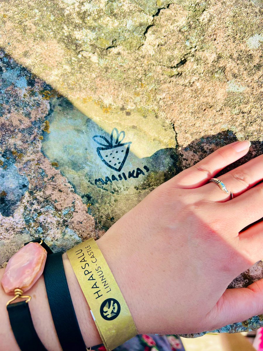 AArensburger's tweet photo. #maasikas #Haapsalu #HaapsaluCastle #SummerVibes2024 https://t.co/ScB1XQMWUA